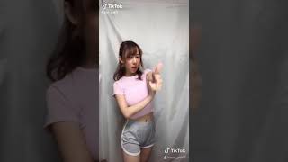 尻振りダンスお姉さん