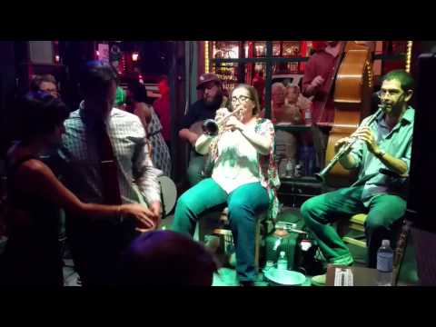 "Muskrat Ramble"  -The Shotgun Jazz Band