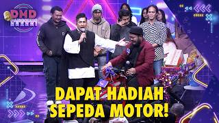 Download lagu HADIAH GEDE! Tuan Takur Beri Haerudin Sepeda Motor Baru | DMD PANGGUNG REZEKI mp3