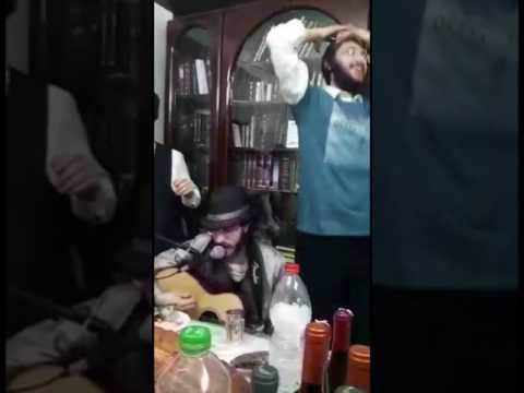 Singing "Mincha" With R' Mendel Roth On Purim