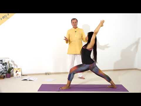 Heldin in Namaste Mudra mit Armen oben - Yoga Asana Lexikon