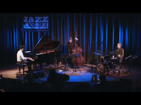 Jerry Lu Trio feat. Hans Dekker - Embraceable You