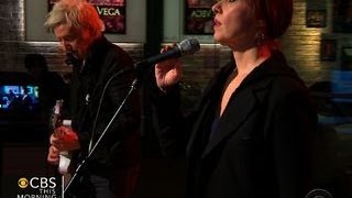 Suzanne Vega sings &quot;I Never Wear White&quot; on Saturday Session
