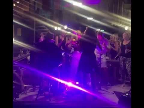 Barleyshakes Live on Magnetic