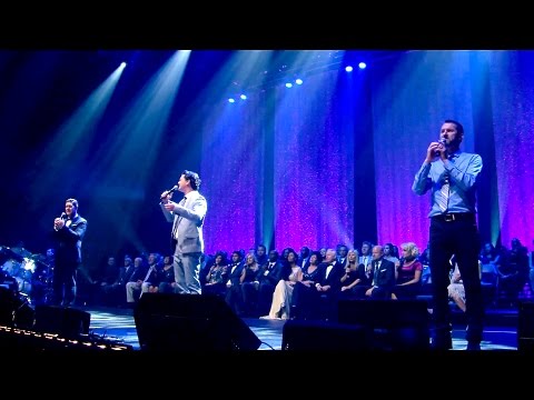 Heritage Singers / Sometimes It Takes A Mountain - Live