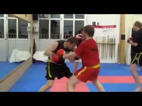 Sanda Boxen in der Xing Wu Guan Kampfkunstschule Wattwil