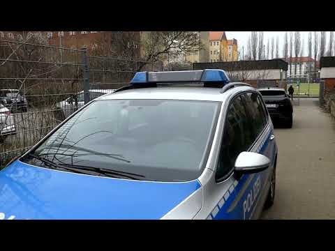 Fußball Spiel Hertha 06 - Makkabi Berlin unter Polizeischutz am 29 Januar 2023 und mit Roter Karte