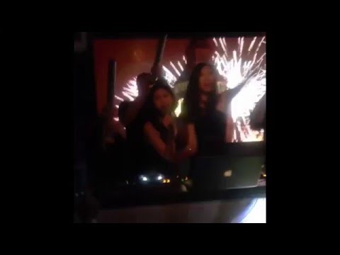 download lagu mp3 mp4 Nye Huntington Beach, download lagu Nye Huntington Beach gratis, unduh video klip Nye Huntington Beach