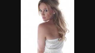 Hilary Duff - 08.Between You And Me - Dignity