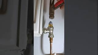 How to fix a radiator not getting hot! Check the valve and give it a tap! #plumbing #diy #howto
