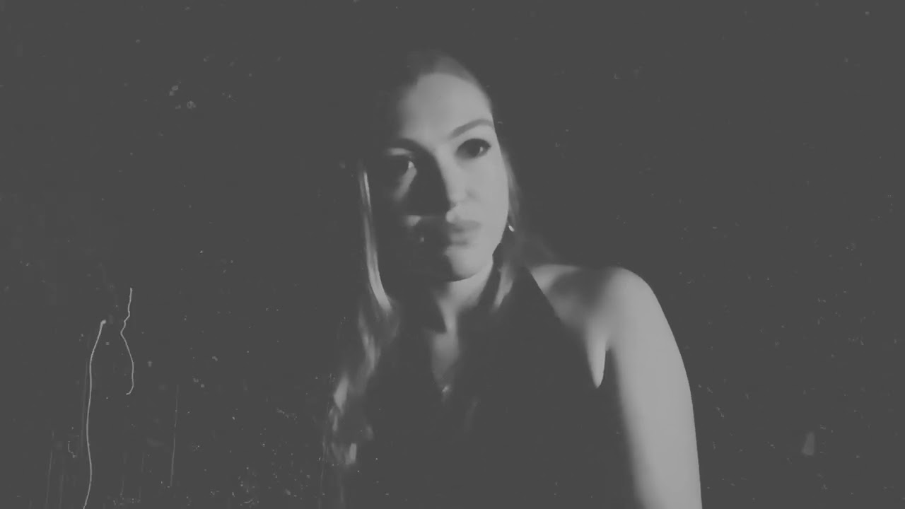 Minimums: Kopfkino music video starring Grace Holley