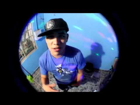 ENTRE LITROS Y PORROS-FOBIA WEED