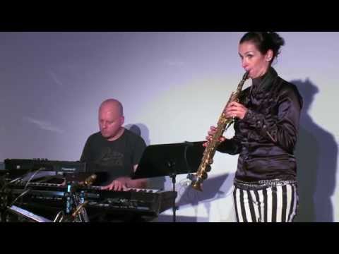 Angela Puxi meets Climatic feat. Ramesh Shotham - Abbracciami