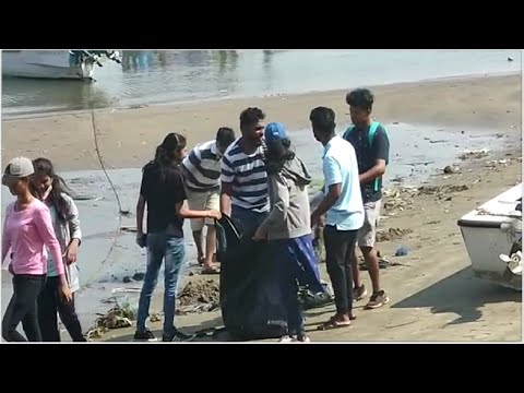 For These Youths, Cleaning Beaches Is The Perfect Way To Spend Their Sundays!