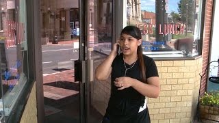 Latina waitress recieves racist note instead of tip
