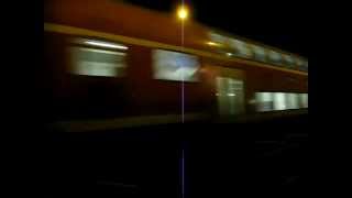 preview picture of video 'Bahnübergang  - schnelle Züge - und die Schranken öffnen sich doch noch'