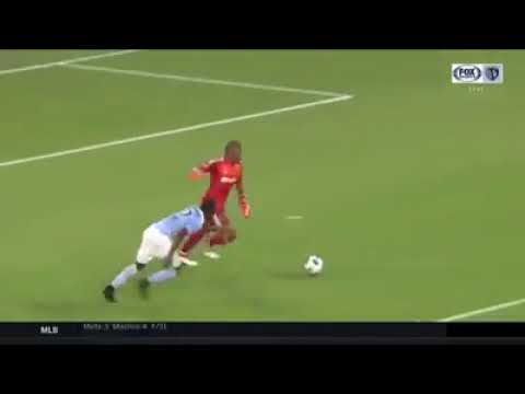 Buba López jugada de riesgo y lujo en la MLS