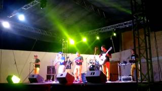 cumbia caliente grupo reyes del sax