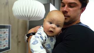 Sada. Dětská postýlka Sleeppo Gekko Kids 120x60 s kvalitní matrací. Grafitová barva