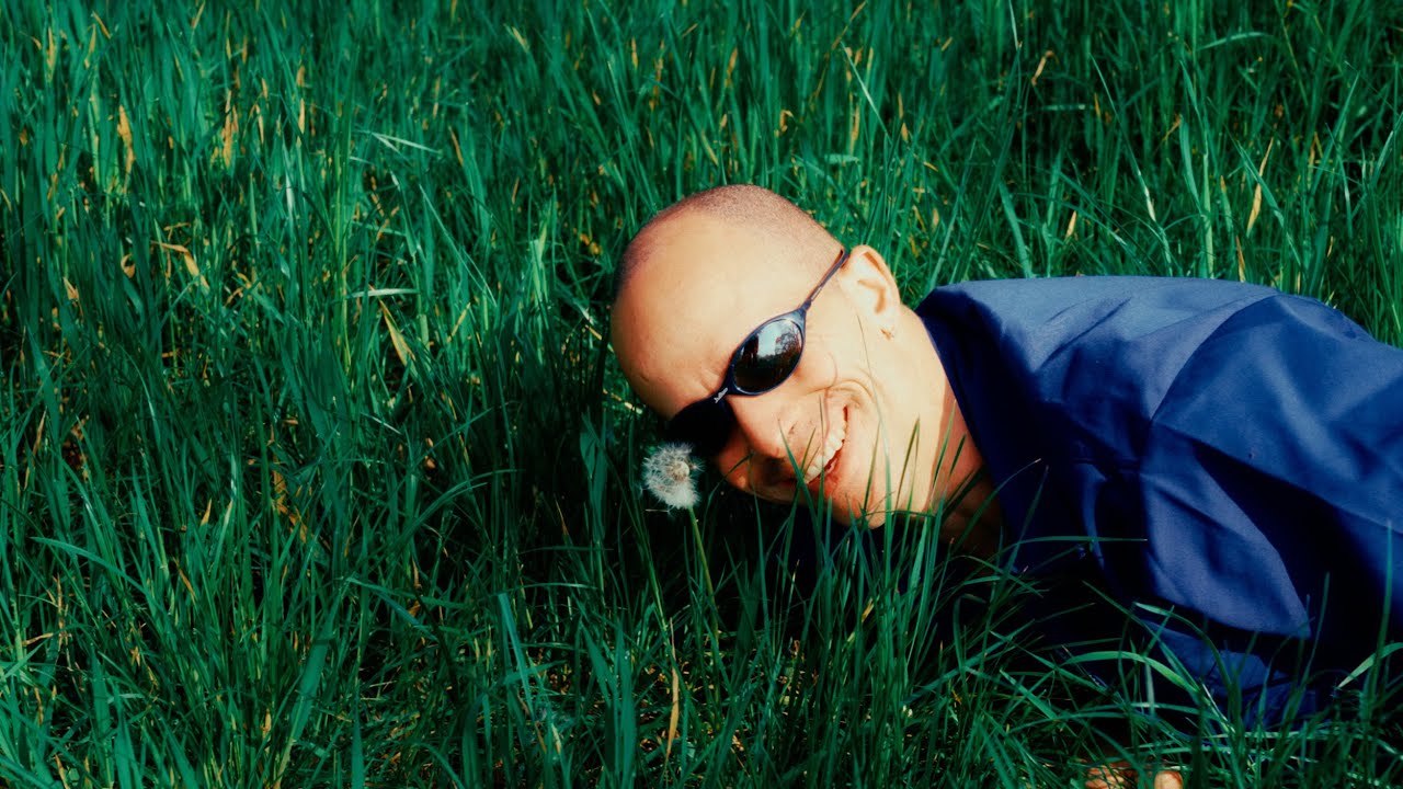 Herr Krank & Deborah Aime La Bagarre - Magic 2000 (Official Video)