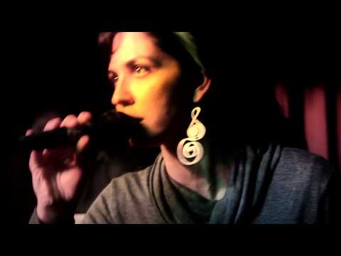 DUBMAJESTIC - SUFICIENTE (Lançamento do EP Suficiente no espaço URUCUM)