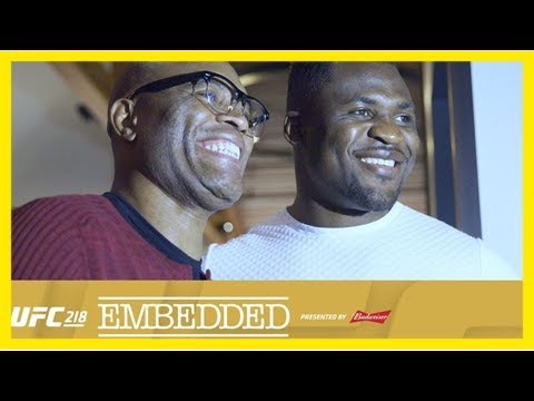 Ufc 218 embedded episode 2: max holloway hits aldo at the mall