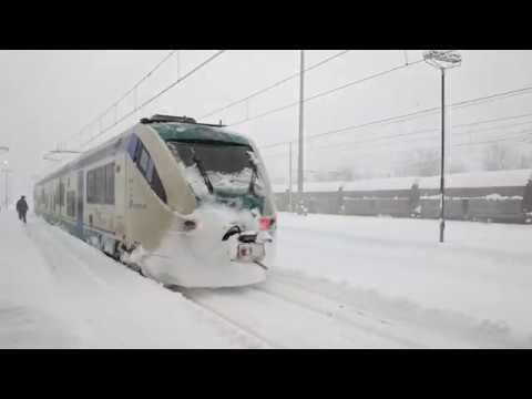 REGIONALE MINUETTO D. CON ARRIVO E PARTENZA NELLA NEVE A ROBILANTE. (CN) 2 - 12 - 2017