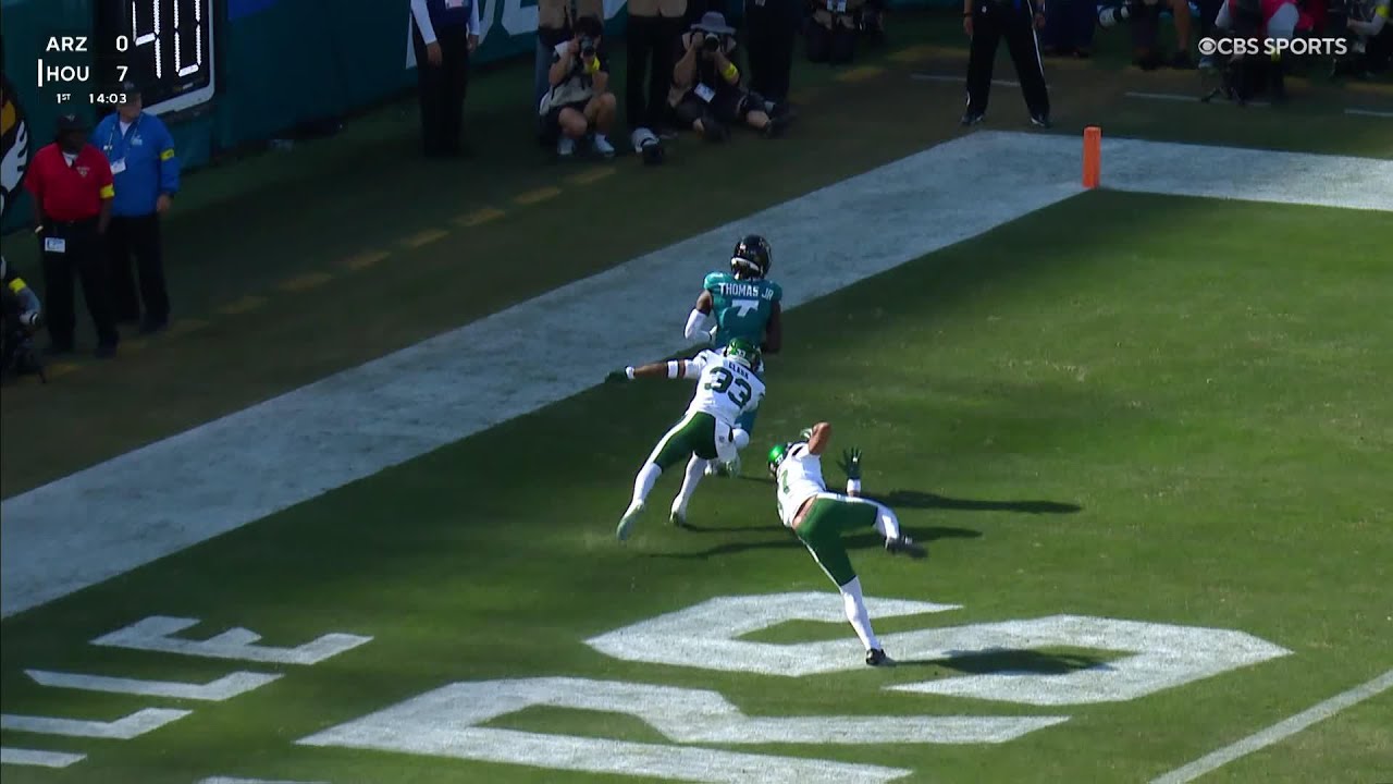 Lawrence pinpoints Brian Thomas Jr. for a Jags' TD