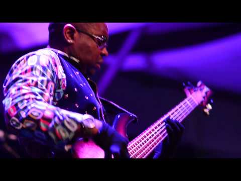 Etienne Mbappé bass solo with John McLaughlin.DSC_0973_