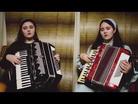 (Nou) Este'n cer o țară - Damaris și Larisa Andrei