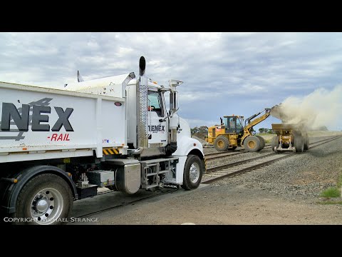 TENEX Rail Hi-Rails Loading Ballast At Gheringhap (17/9/2021) - PoathTV Australian Trains