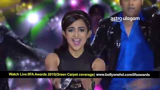 Monali Thakur Live Performance