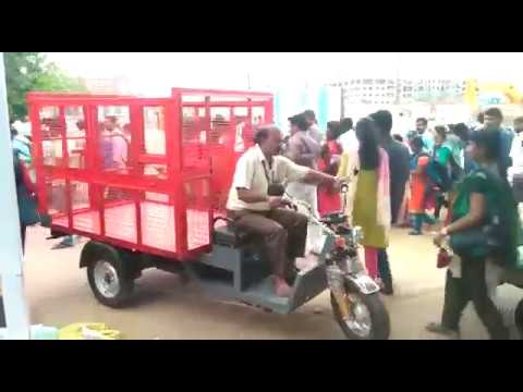 Battery E Rickshaw Loader