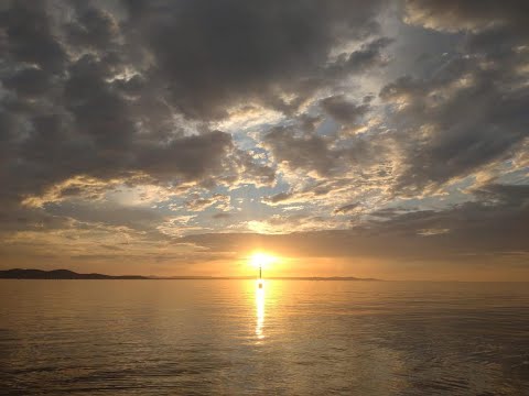 IZA OBLAKA pjesma iz istoimenog filma-originalna snimka iz filma