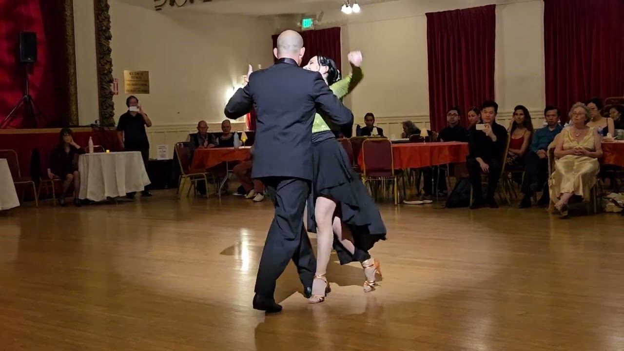 Guillermina Quiroga & Mariano Logiudice at Vecher milonga (2 of 3)