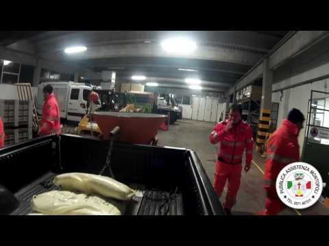 immagine di anteprima del video: Emergenza ghiaccio inverno 2017- Volontari all´opera.