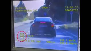 19-metė BMW vairuotoja lenktyniavo su nežymėtu policijos automobiliu