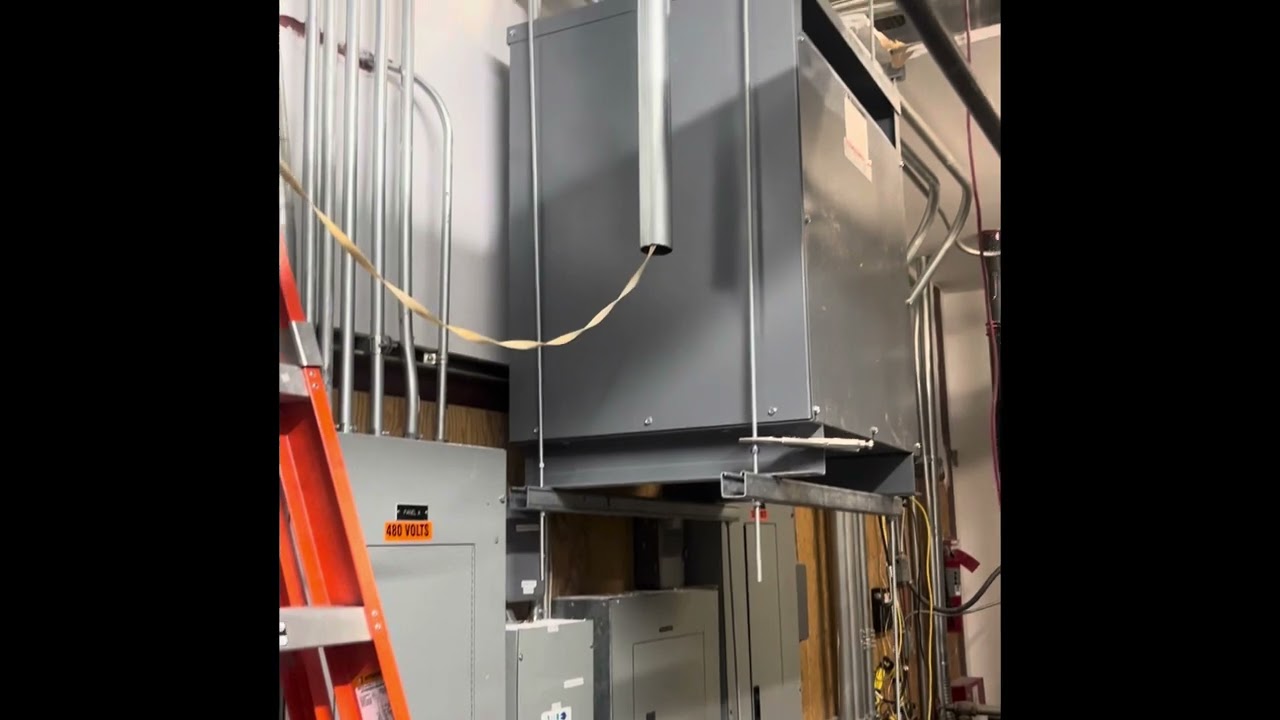 Hanging 800lb 480/208 75kva Transformer