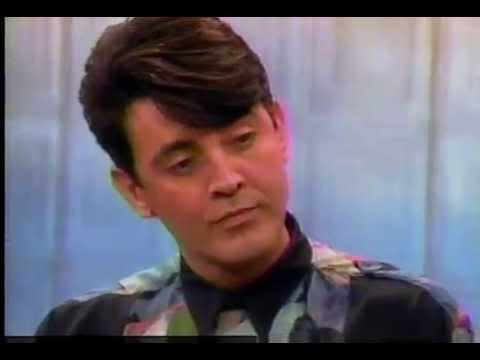 Deney Terrio accuses Merv Griffin of sexual harrassment (1992)