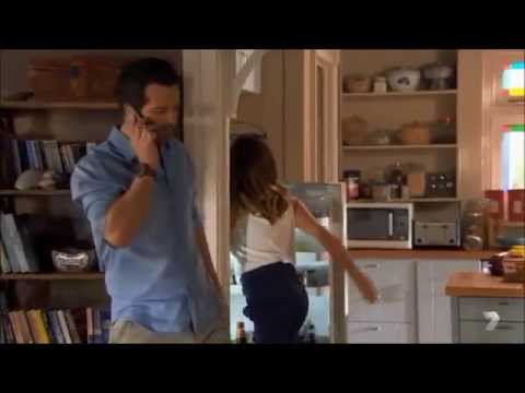 Leah and Zac kiss on the check scene 1 ep 6272