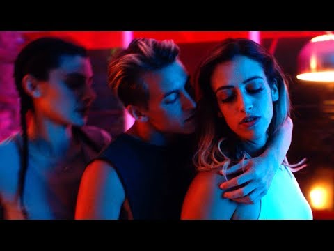 Anna Clendening - デッドエンド (Official Music Video) (Anna Clendening - Dead End (Official Music Video))