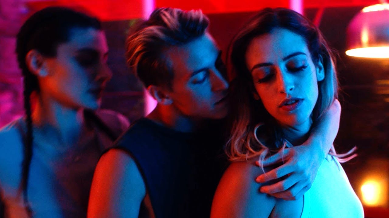 Anna Clendening — Dead End