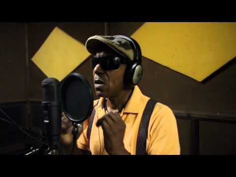 Kim Alves - Unidos pa Djar Fogo (Varios Artistas)