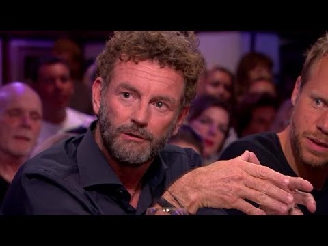 Kluun: "Mensen hardop laten lachen met geschreven tekst is rete moeilijk"  - RTL LATE NIGHT