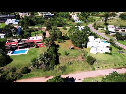 Video de YouTube - Venta terreno en Punta Ballena -