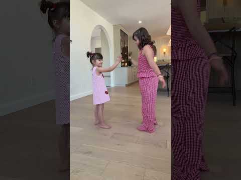 Sisters 💃🏻💃🏻 #LaFamilleVentura