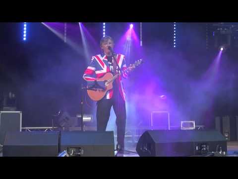 Kinksized Concert Mark Haley " Monkees Medley" in Aarschot 10.07.2015