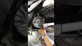 Download lagu Prosedur Bengkel Motor Pengencangan CVT Menggunakan Kunci Torsi dan Rotor Holding #shorts Subcribe 👇 mp3