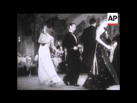 America Does The "Lambeth Walk"