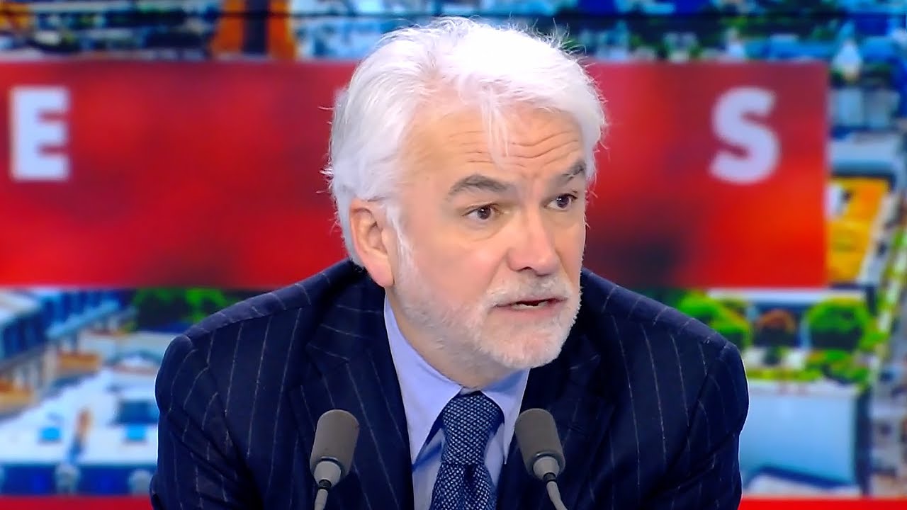 "Emmanuel Macron a menti aux Mahorais" : Pascal Praud en colère contre le président